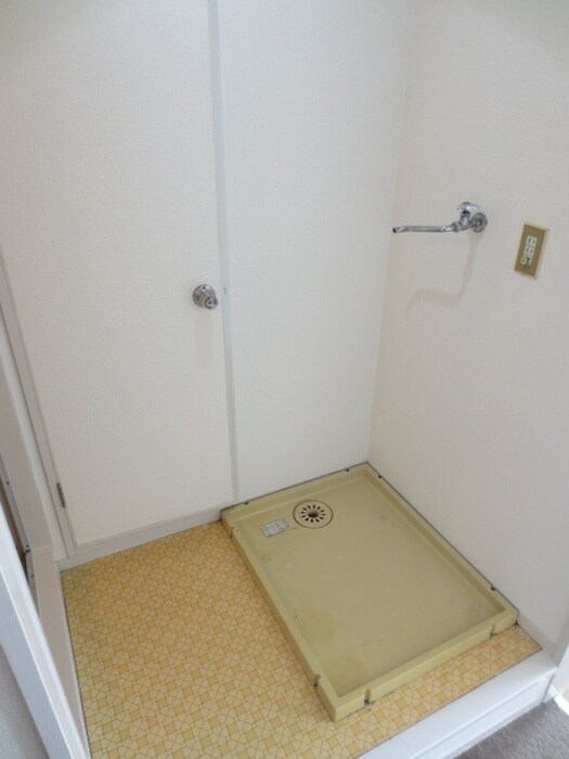 物件内観写真13　(洗濯機置場)