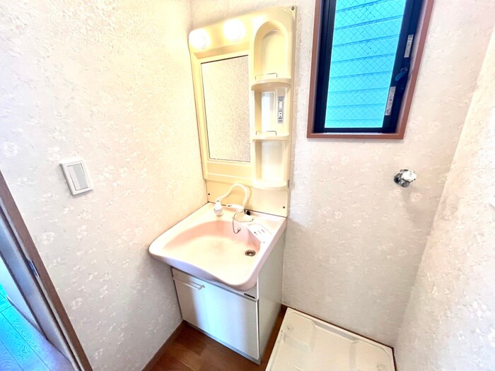 物件内観写真10　(洗面)