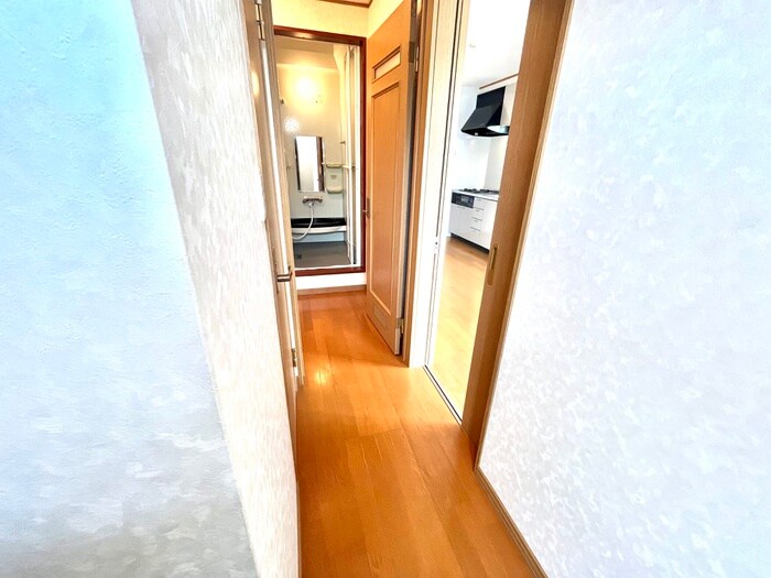 物件内観写真17　(廊下)