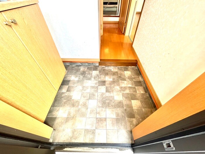 物件内観写真19　(玄関)