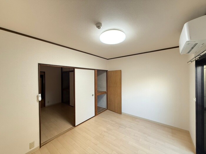 物件内観写真9　(居室)