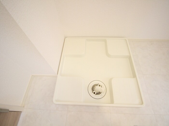 物件内観写真11　(洗濯機置場)