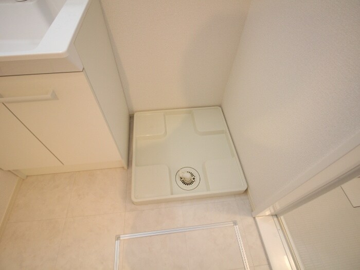 物件内観写真14　(洗濯機置場)