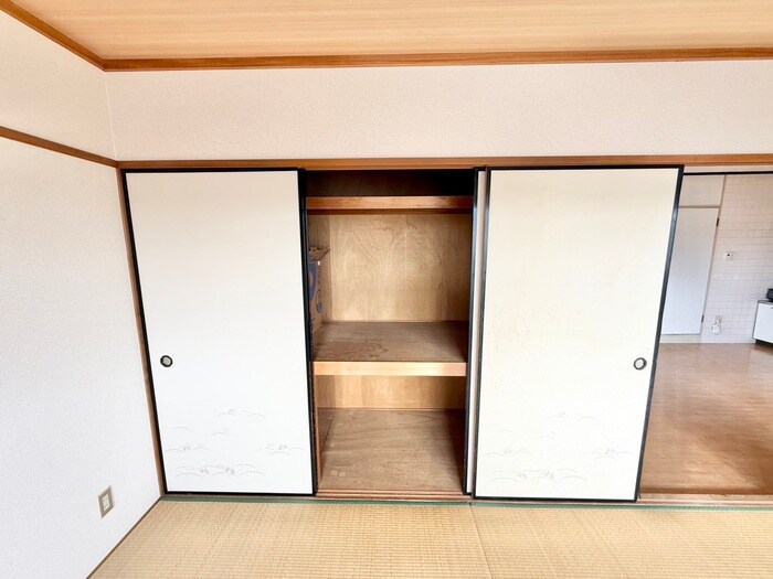 物件内観写真12　(収納)