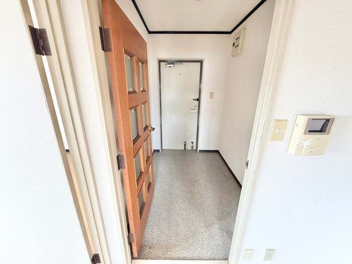 物件内観写真16　(玄関)