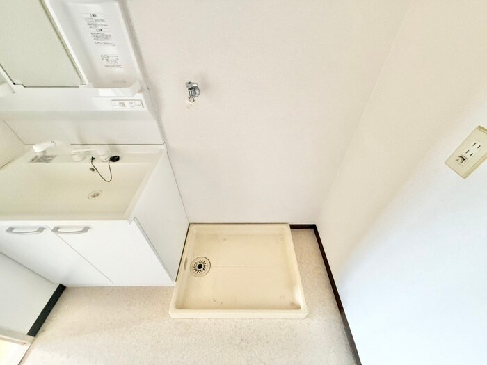 物件内観写真18　(洗濯機置場)
