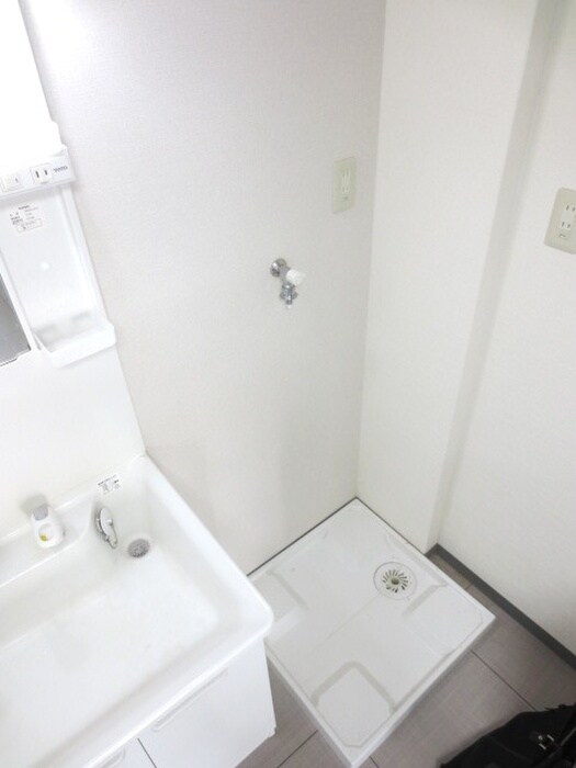 物件内観写真17　(洗濯機置場)