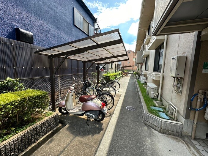 物件外観写真6　(駐輪場)