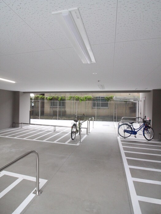 物件外観写真5　(駐輪場)