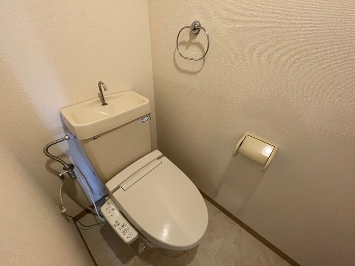 物件内観写真15　(トイレ)