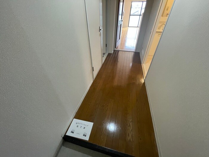 物件内観写真18　(玄関)