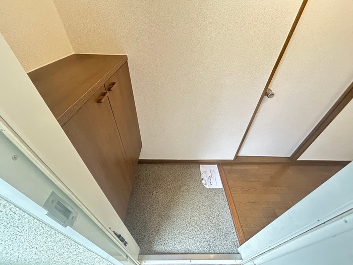 物件内観写真7　(玄関)