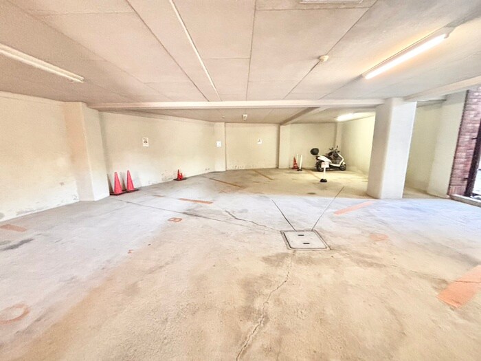 物件外観写真3　(駐車場)