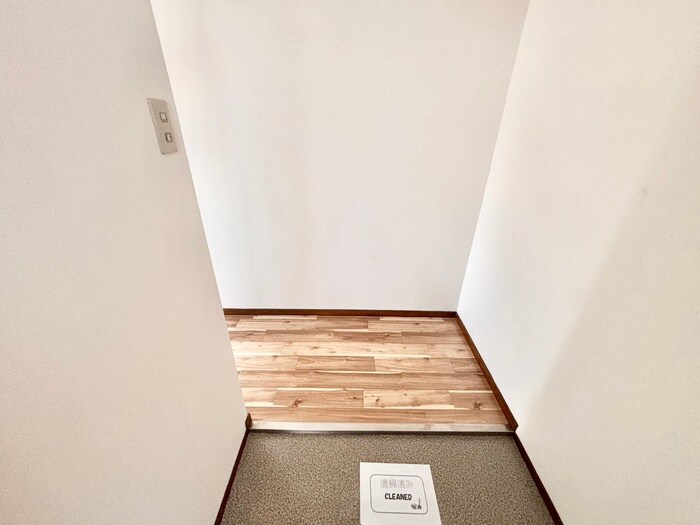 物件内観写真17　(玄関)