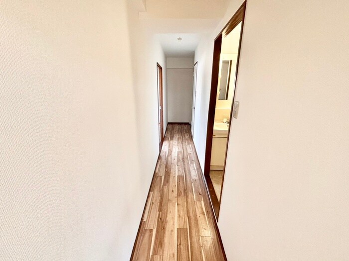 物件内観写真20　(廊下)