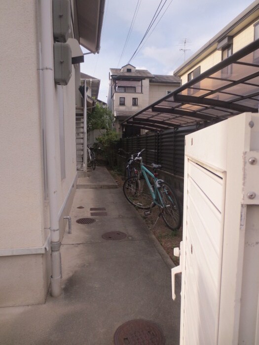 物件外観写真3　(エントランス部分)