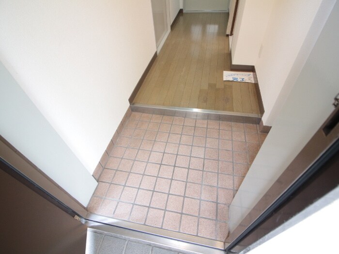 物件内観写真15　(玄関)