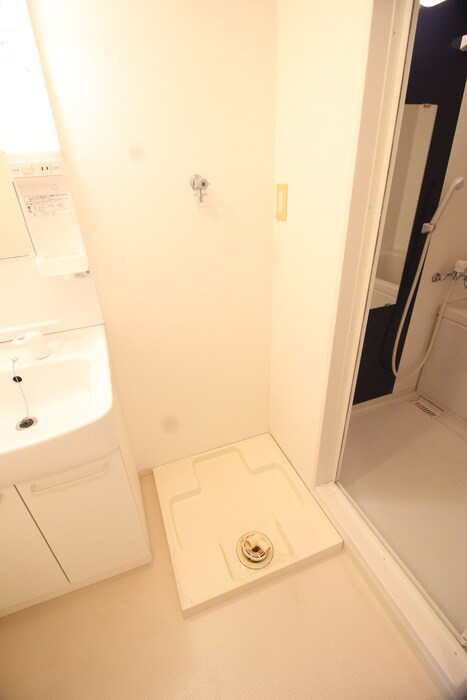 物件内観写真12　(洗濯機置場)