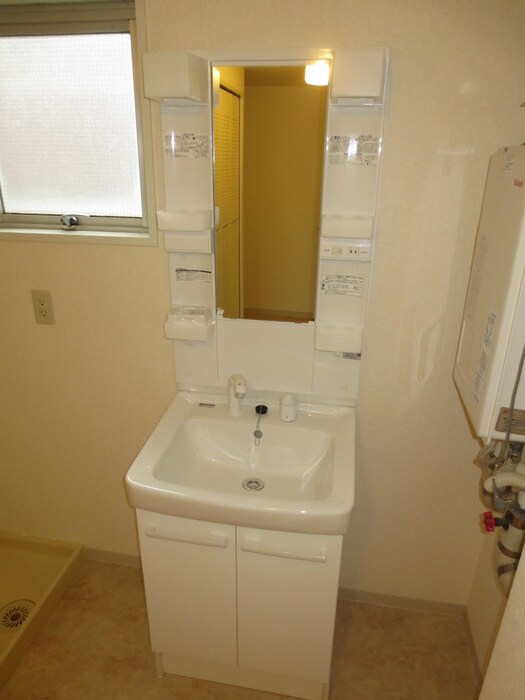 物件内観写真11　(洗面)