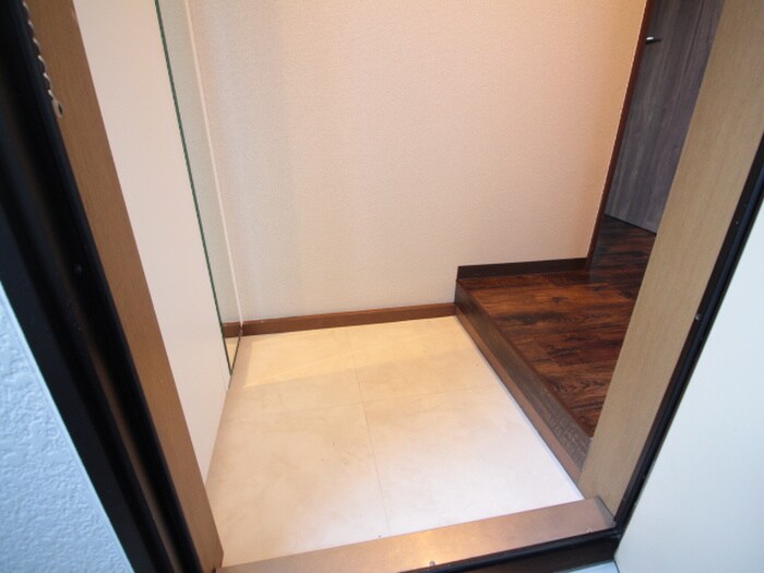 物件内観写真17　(玄関)