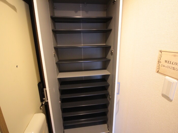 物件内観写真18　(靴箱)