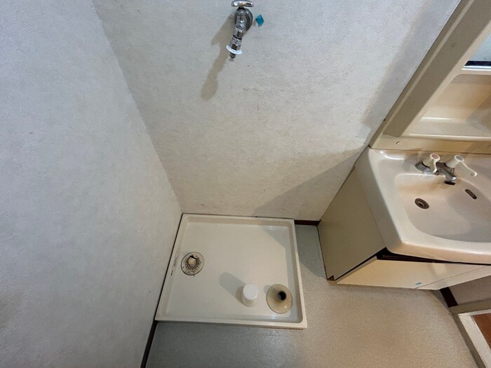 物件内観写真11　(洗濯機置場)