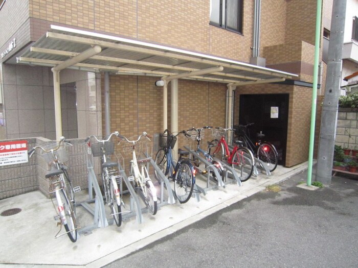 物件外観写真4　(駐輪場)