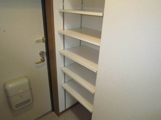 物件内観写真15　(靴箱)