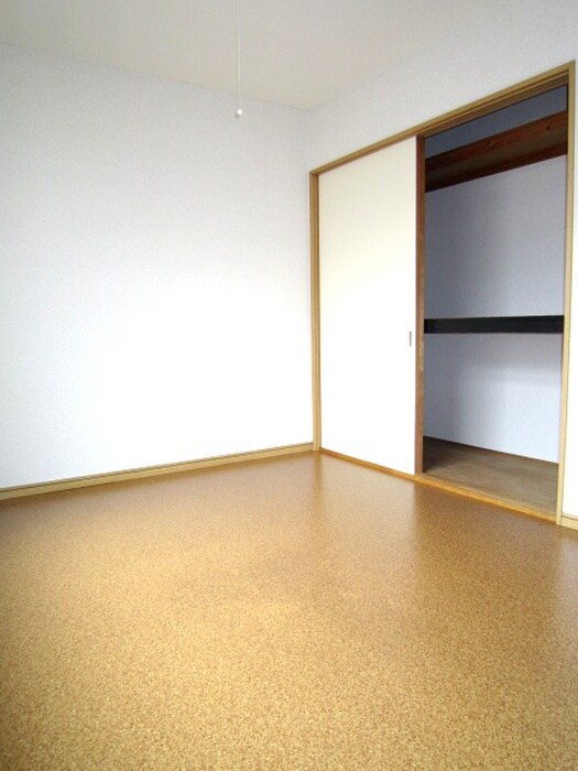 物件内観写真6　(収納)