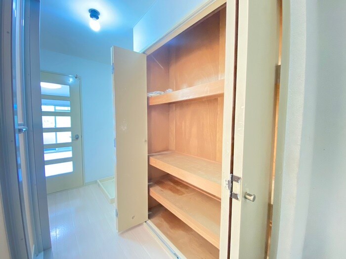 物件内観写真16　(収納)