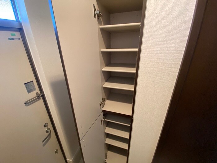 物件内観写真13　(靴箱)