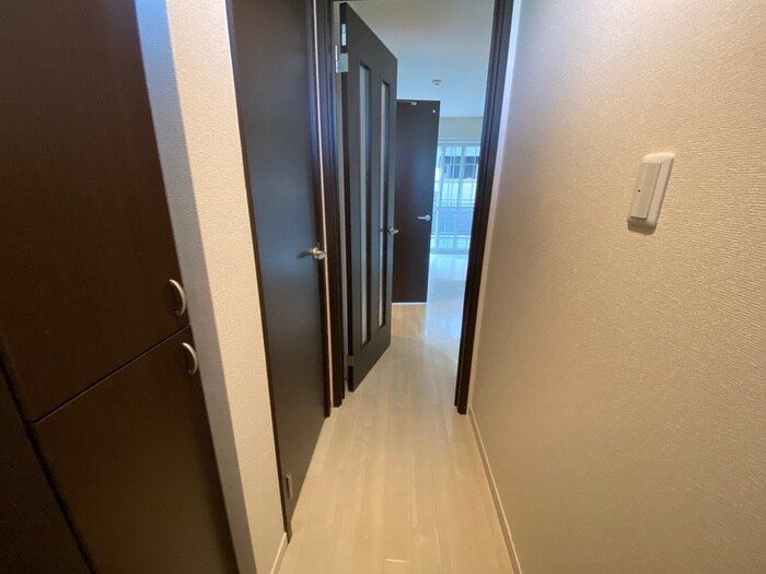物件内観写真14　(廊下)