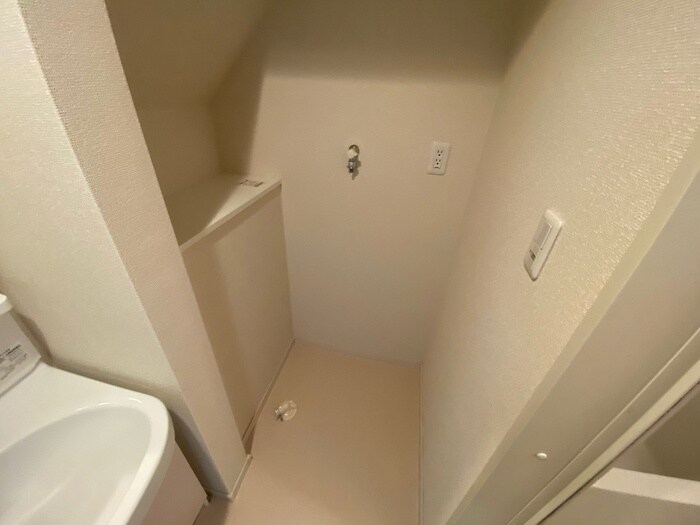 物件内観写真15　(洗濯機置場)