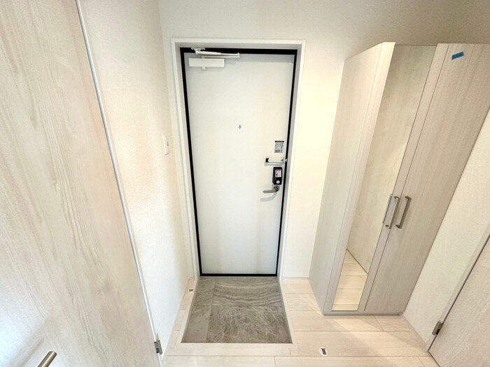 物件内観写真18　(玄関)