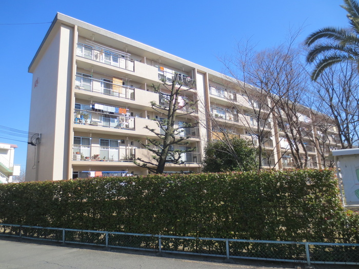 公社千里津雲台団地A24棟（204）