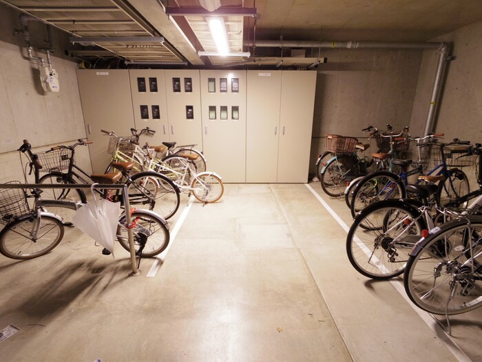 物件外観写真5　(駐輪場)