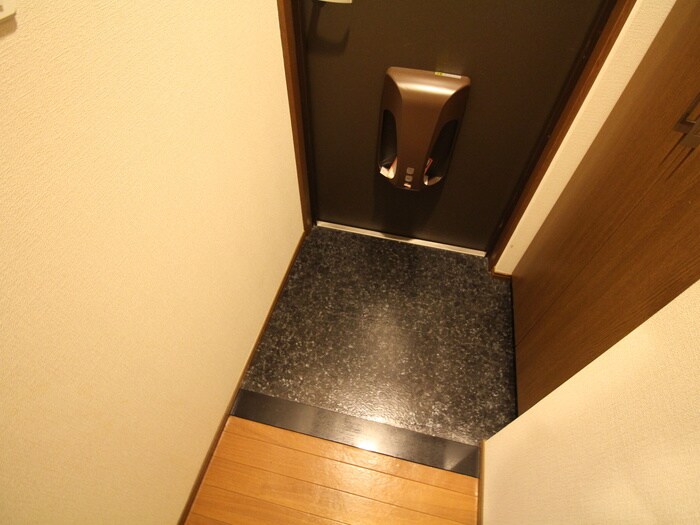 物件内観写真16　(玄関)