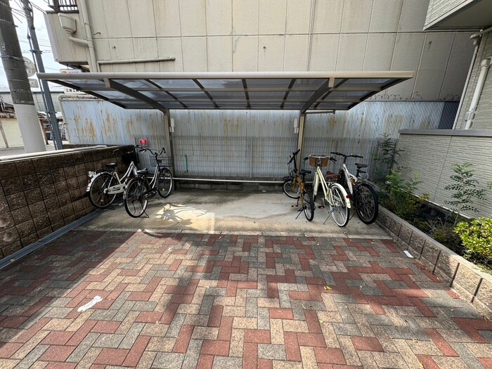 物件外観写真5　(駐輪場)