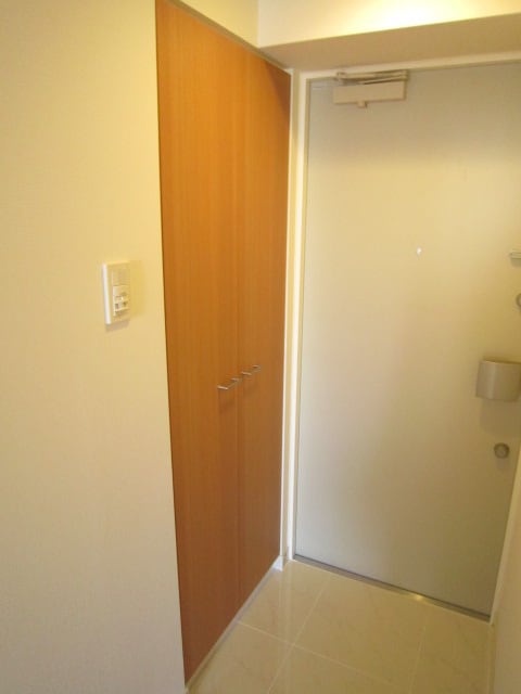 物件内観写真10　(玄関)