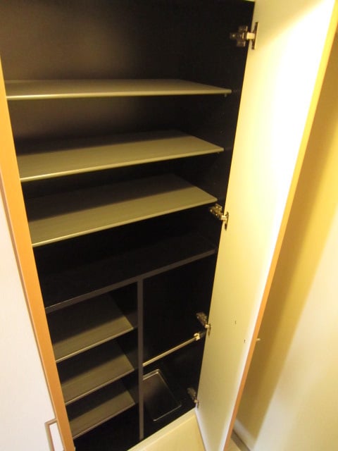 物件内観写真13　(玄関)