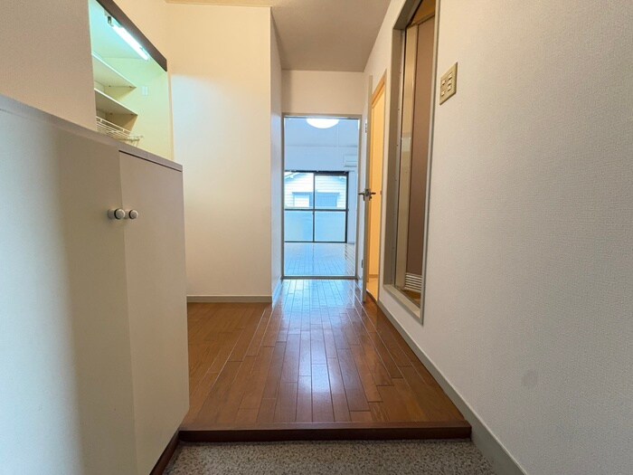 物件内観写真11　(廊下)