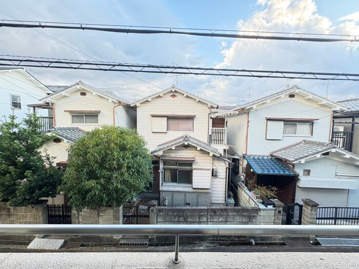 物件内観写真18　(室内からの展望)