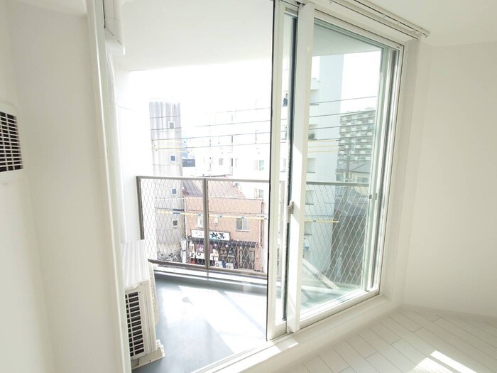 物件内観写真9　(室内からの展望)