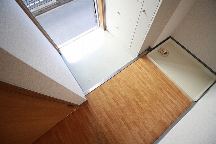 物件内観写真16　(玄関)