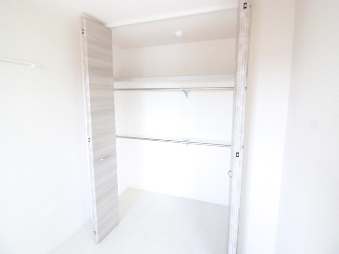 物件内観写真12　(収納)