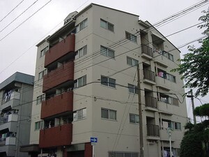 小松マンション外観写真
