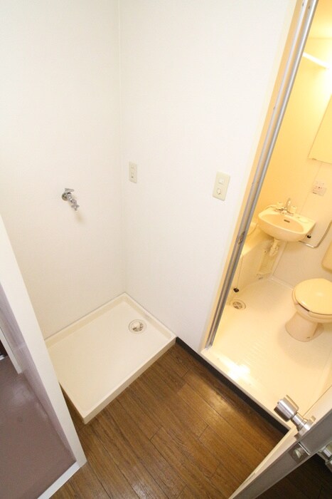 物件内観写真17　(洗濯機置場)