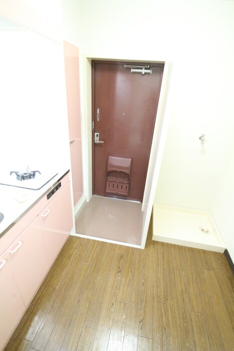 物件内観写真18　(玄関)