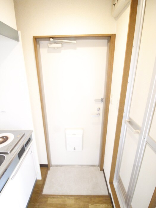 物件内観写真13　(玄関)