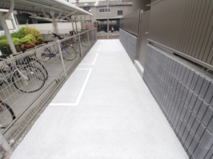 adonis　court　加美NEXTの駐輪場